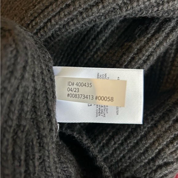 NWT Express Black Ribbed V-Neck Cozy Pullover Sweater Size Small - Picture 10 of 10